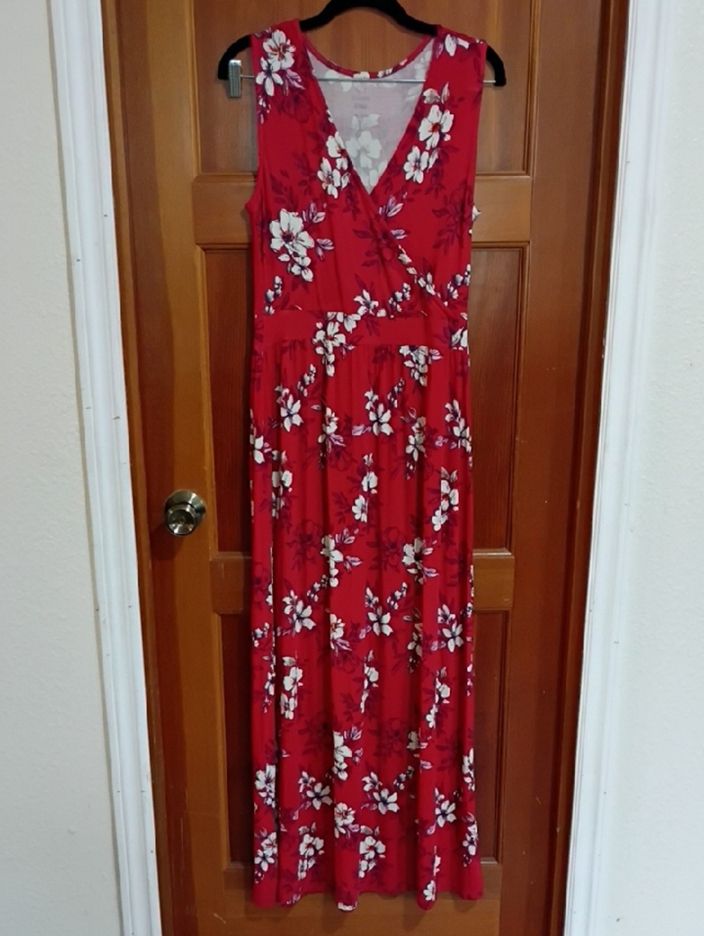 41 Hawthorn Red Floral Maxi Dress with V-Neck